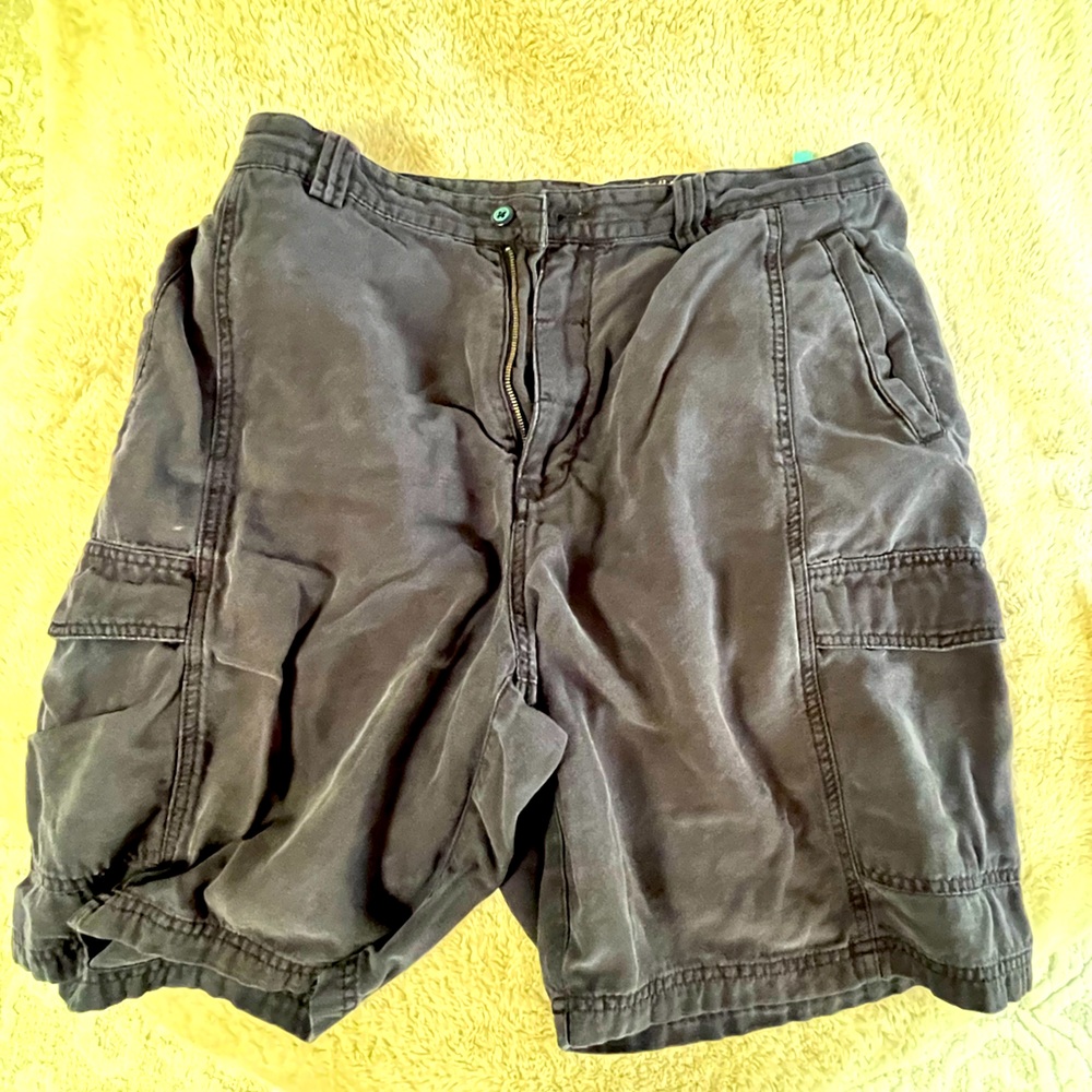 Size 38 Tommy Bahama Relax Cargo Shorts